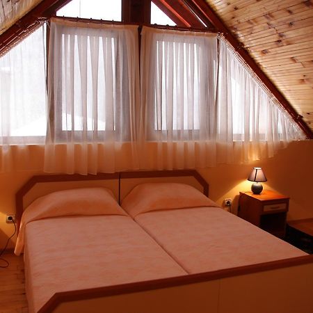 Kovanlika Hotel Razgrad ภายนอก รูปภาพ