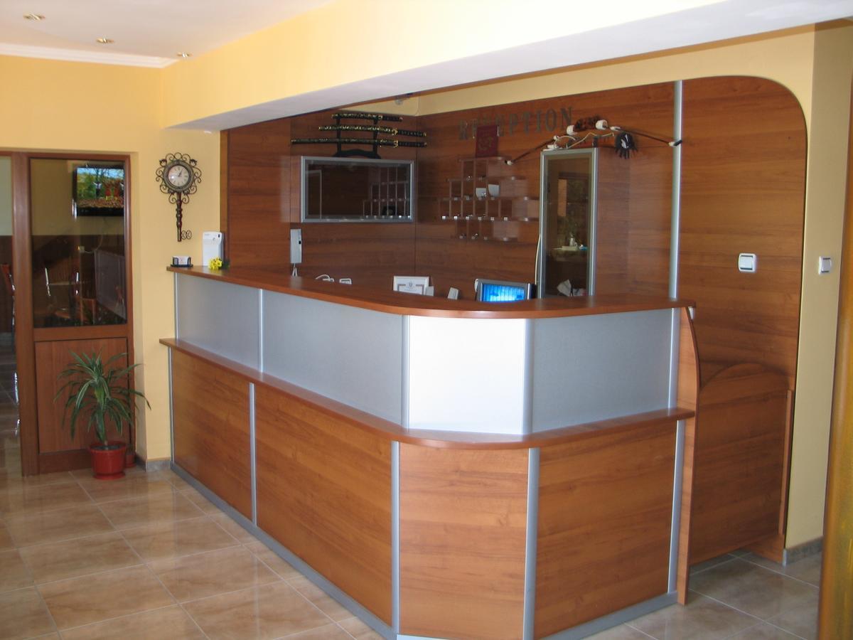 Kovanlika Hotel Razgrad ภายนอก รูปภาพ