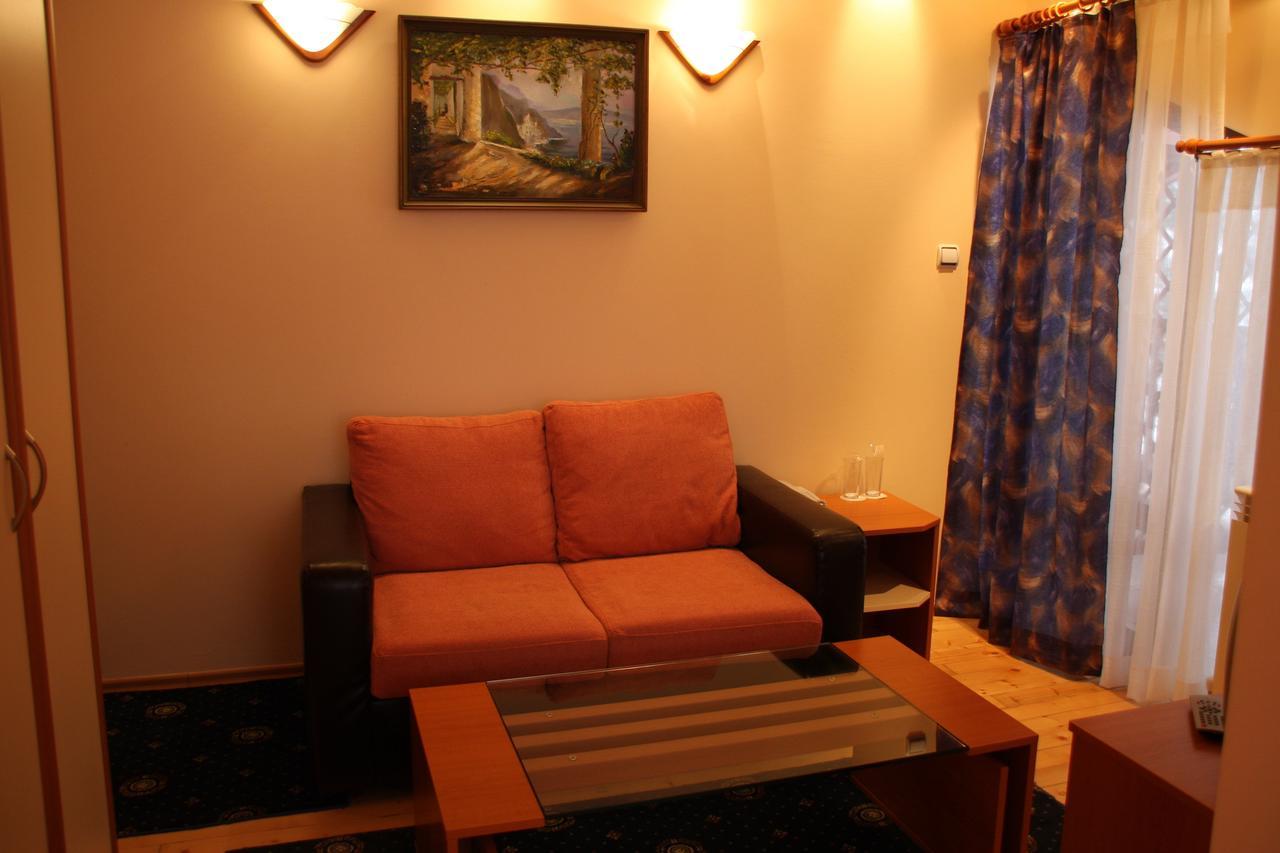 Kovanlika Hotel Razgrad ภายนอก รูปภาพ