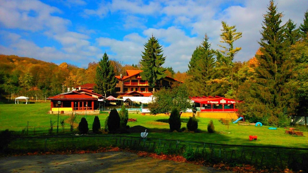 Kovanlika Hotel Razgrad ภายนอก รูปภาพ