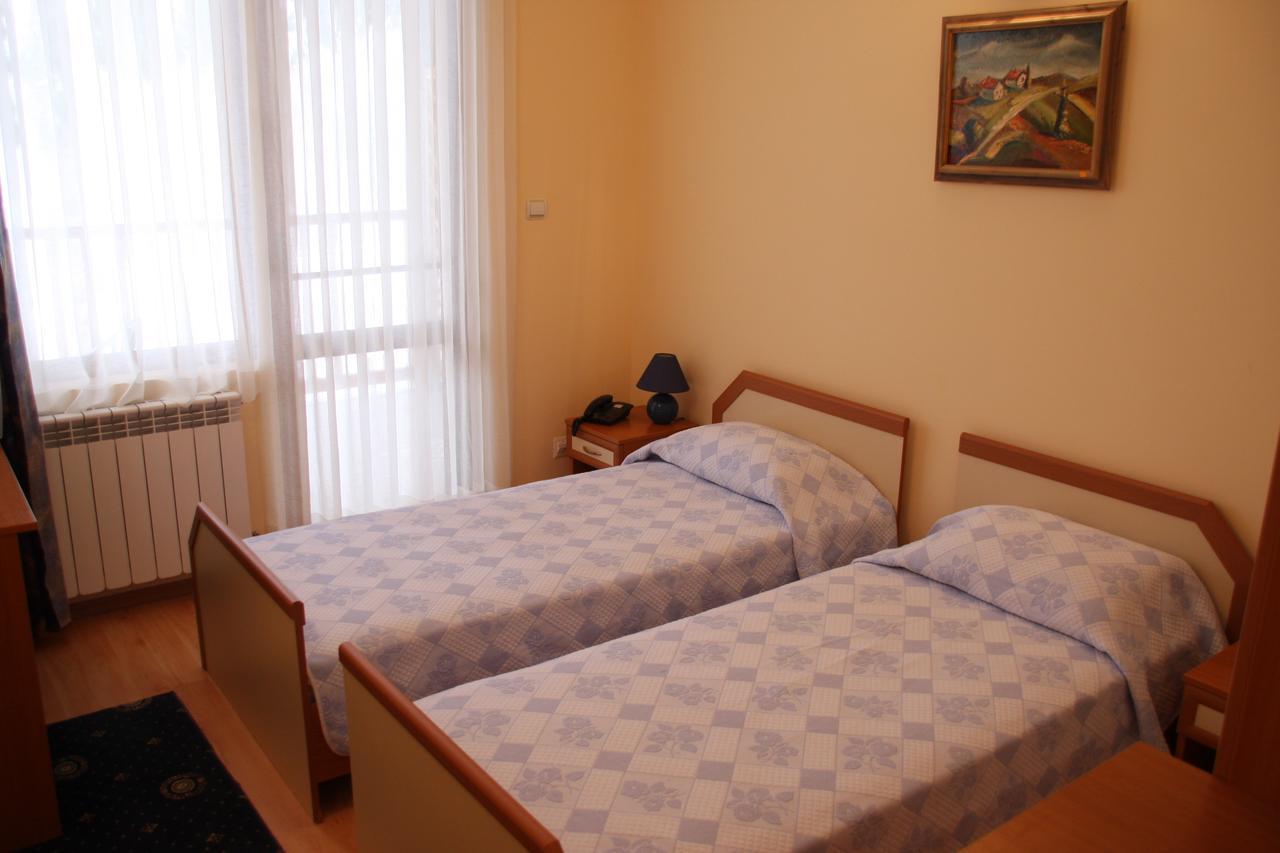 Kovanlika Hotel Razgrad ภายนอก รูปภาพ