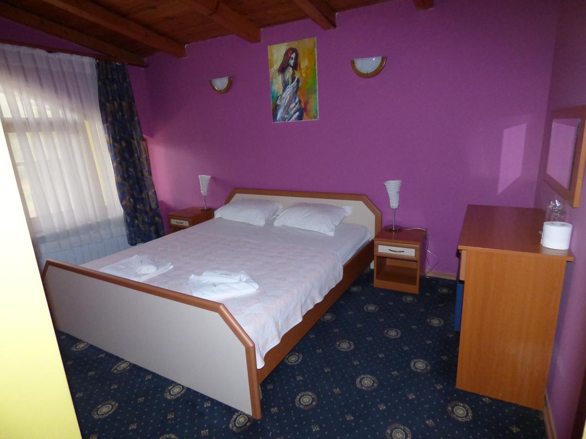 Kovanlika Hotel Razgrad ภายนอก รูปภาพ